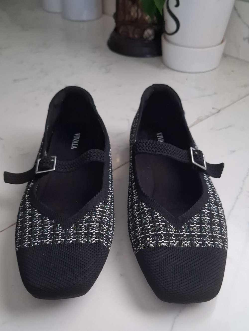 Vivaia Mary Jane Flats